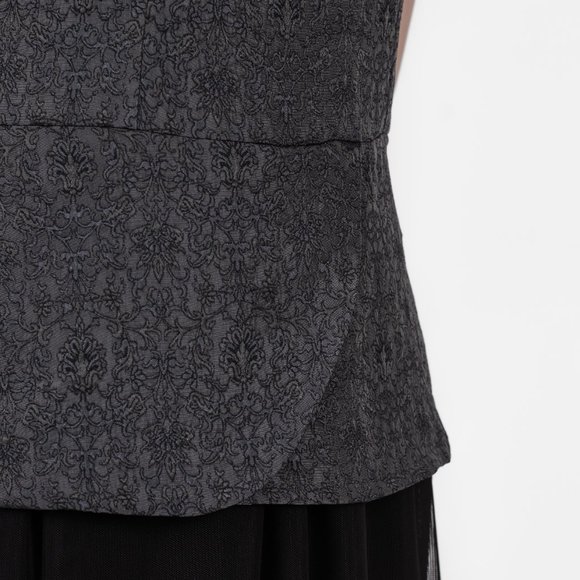 Gray sleeveless top jacquard fabric asymmetric cut - Picture 3 of 4